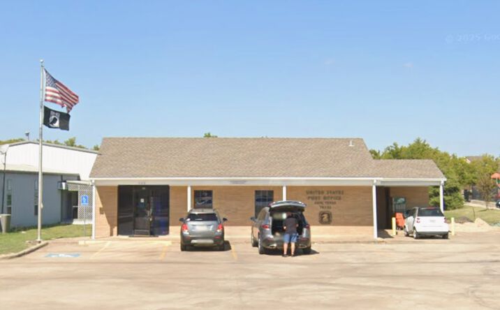 Pictures of Retail, Office, Special Purpose property located at 909 West Holiday, Fate, TX 75132 for sales - image #1