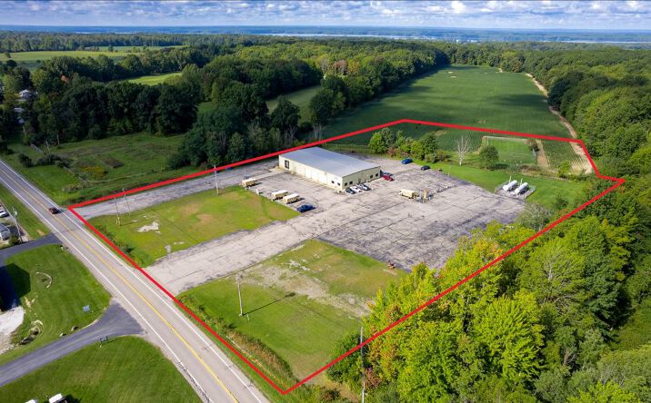 Pictures of Industrial property located at 5421 WARREN RD, CORTLAND, OH 44410-9796 for sales - image #1