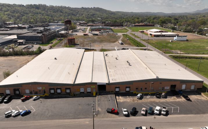 Pictures of Industrial property located at 418 W Lake Ave, Rossville, GA 30741 for sales - image #1