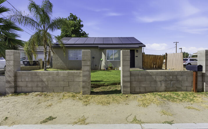 Pictures of Multifamily property located at 1724 TER WAY, BAKERSFIELD, CA 93304 for sales - image #1
