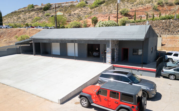 Pictures of Retail property located at 677 N BLUFF ST, ST GEORGE, UT 84770 for sales - image #1