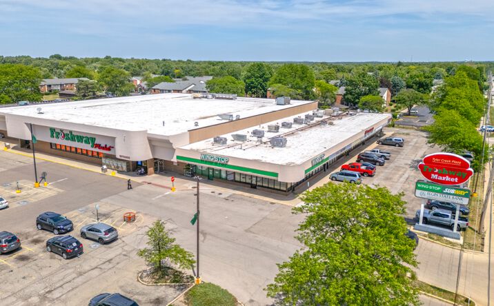 Pictures of Retail property located at 2 Tyler Creek Plaza, Elgin, IL 60123 for sales - image #1