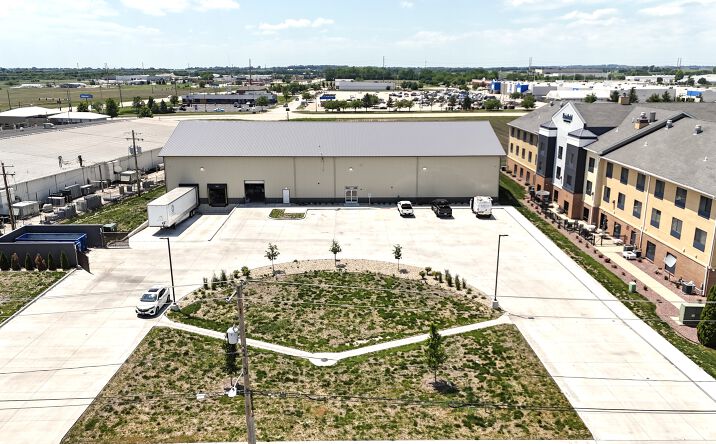 Pictures of Industrial property located at 1008 Wylie Drive, Bloomington, IL 61705 for sales - image #1