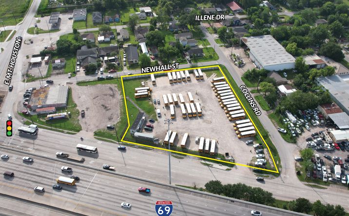 Pictures of Land property located at 11680 Eastex Freeway Feeder Road, Houston, TX 77093 for sales - image #1