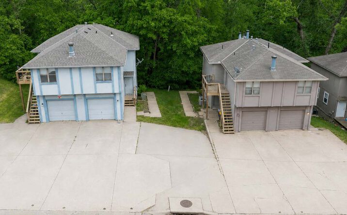 Pictures of Multifamily property located at 8213 N Everton Ave, Kansas City, MO 64152, 8215 N Everton Ave, Kansas City, MO 64152 for sales - image #1