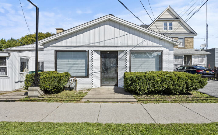 Pictures of Mixed Use property located at 2318 Niagara Street, Niagara Falls, NY 14303 for sales - image #1