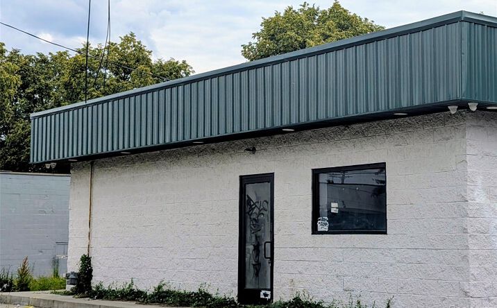 Pictures of Office, Retail property located at 2610 Davison Road, Flint, MI 48506 for sales - image #1