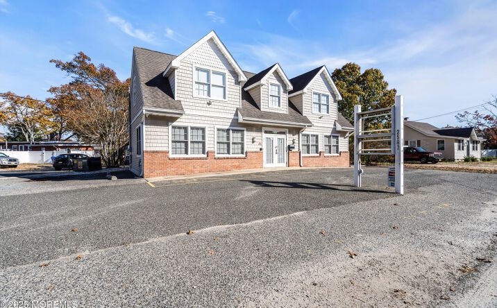 Pictures of Retail, Office, Mixed Use property located at 2597 Hooper Ave, Brick Township, NJ 08723 for sales - image #1