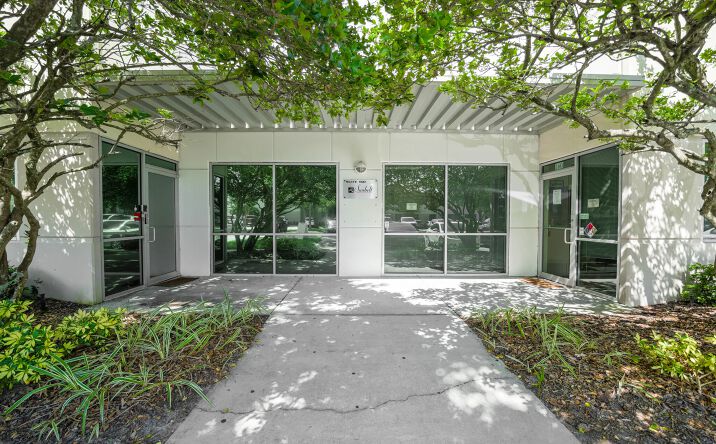 Pictures of Industrial property located at 1806 33rd Street, Orlando, FL 32839 for sales - image #1