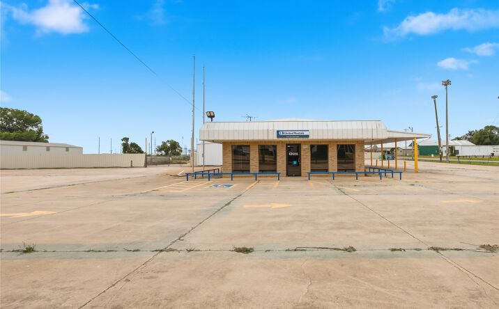 Pictures of Industrial, Mixed Use, Office, Retail property located at 1300 N Broadway, Ada, OK 74820 for sales - image #1