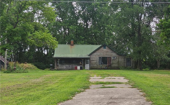 902&906 Railroad Pond Road, Eldon