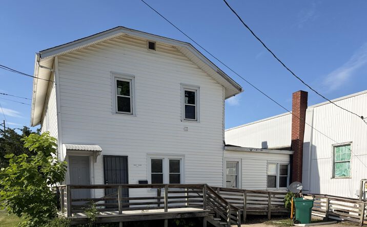 Pictures of Office property located at 1614 E KNOX Street, Galesburg, IL 61401 for sales - image #1