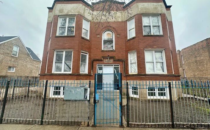 Pictures of Multifamily property located at 4035-37 W Harrison Street, Chicago, IL 60624 for sales - image #1