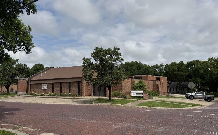 Pictures of Special Purpose property located at 402 W Fifth ST, Holton, KS 66436 for sales - image #1