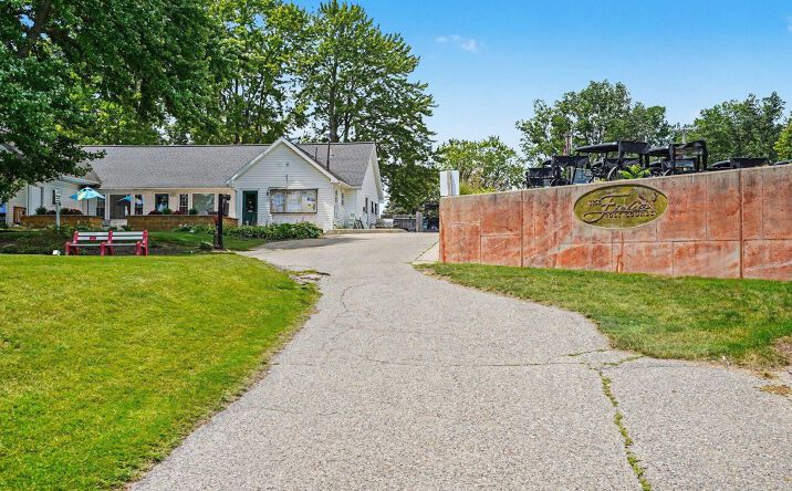Pictures of Special Purpose property located at 1508 N State Road, Ithaca, MI 48847 for sales - image #1