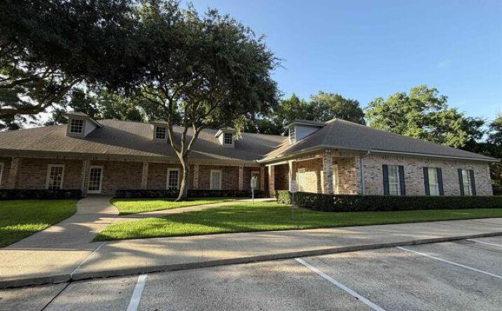 Pictures of Special Purpose property located at 3560 Delaware St Suite 1103, 1104, 1105, Beaumont, TX 77706 for sales - image #1