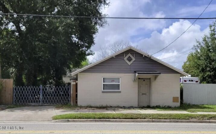 Pictures of Mixed Use, Office, Retail, Special Purpose, Industrial, Multifamily property located at 3754 ST AUGUSTINE Road, Jacksonville, FL 32207 for sales - image #1
