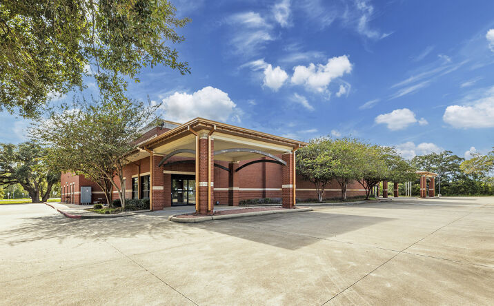 Pictures of Office property located at 2760 Brazos Parkway, Angleton, TX 77515 for sales - image #1