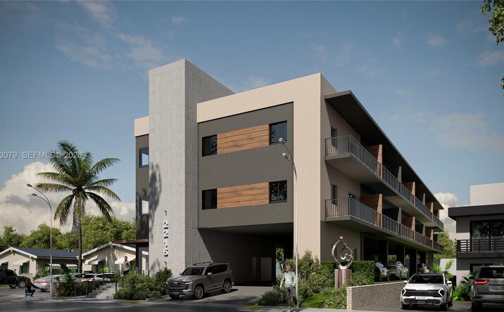 Pictures of Multifamily property located at 2215 Adams St, Hollywood, FL 33020 for sales - image #1
