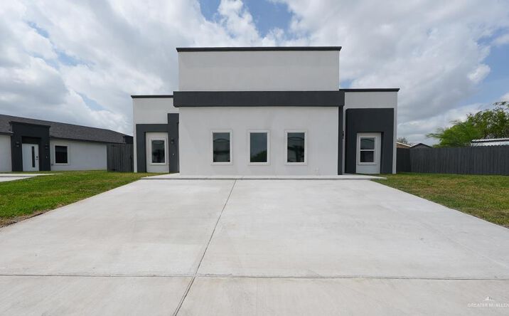 Pictures of Multifamily property located at 1725 Clinton Street, Harlingen, TX 78550 for sales - image #1