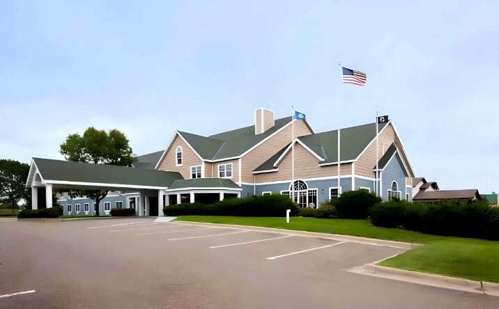 Pictures of Hospitality property located at 2200 Frontage Road W., Stillwater, MN 55082 for sales - image #1