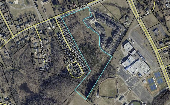 Pictures of Multifamily property located at 1170 W VINE ST, RADCLIFF, KY 40160-1940 for sales - image #1