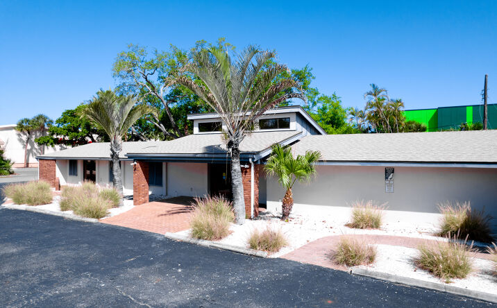 Pictures of Office property located at 4110 Manatee Avenue West, Bradenton, FL 34205 for sales - image #1