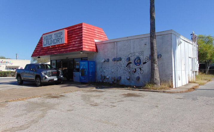 Pictures of Retail property located at 650 Elizabeth St., Brownsville, TX 78520 for sales - image #1