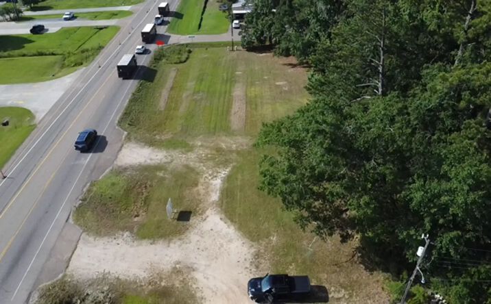 Pictures of Land property located at 1031 COLLINS BLVD, COVINGTON, LA 70433-1611 for sales - image #1