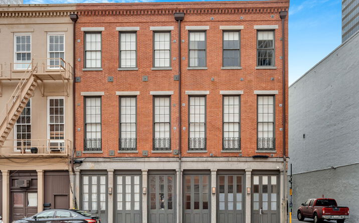 Pictures of Mixed Use property located at 516 Natchez St, New Orleans, LA 70130 for sales - image #1