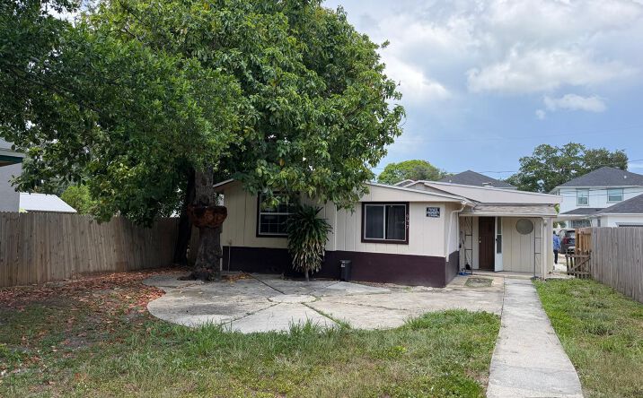 Pictures of Multifamily property located at 927 Yale Street North, St. Petersburg, FL 33713 for sales - image #1