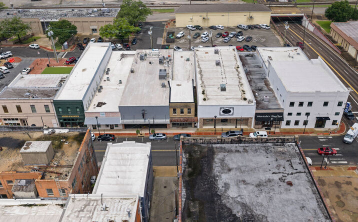 Pictures of Retail property located at 115 N FIRST ST, LUFKIN, TX 75901-3003 for sales - image #1