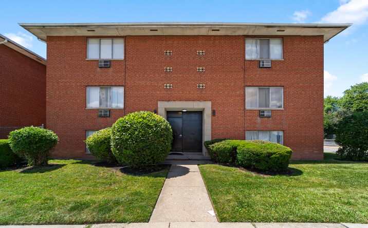 Pictures of Multifamily property located at 4578 East 131st Street, Garfield Heights, OH 44105 for sales - image #1
