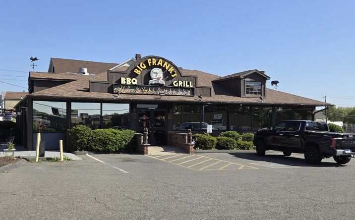 Pictures of Retail, Office property located at 572 Watertown Avenue, Waterbury, CT 06708 for sales - image #1
