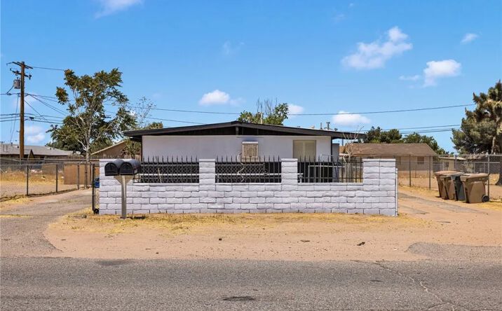 Pictures of Multifamily property located at 16396 Yucca Street, Hesperia, CA 92345 for sales - image #1