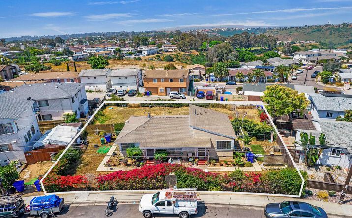 Pictures of Multifamily property located at 2224-26 W Jewett, San Diego, CA 92111 for sales - image #1