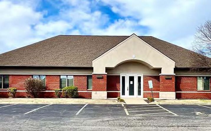 Pictures of Office property located at 2 Bronze Pointe, Swansea, IL 62226 for sales - image #1