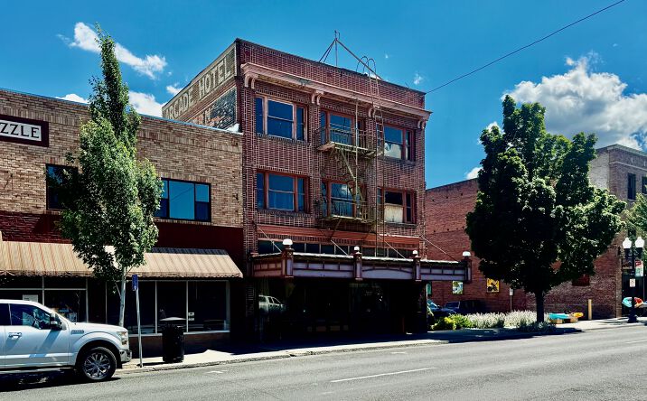 Pictures of Retail, Office, Hospitality property located at 1028 MAIN ST, KLAMATH FALLS, OR 97601 for sales - image #1