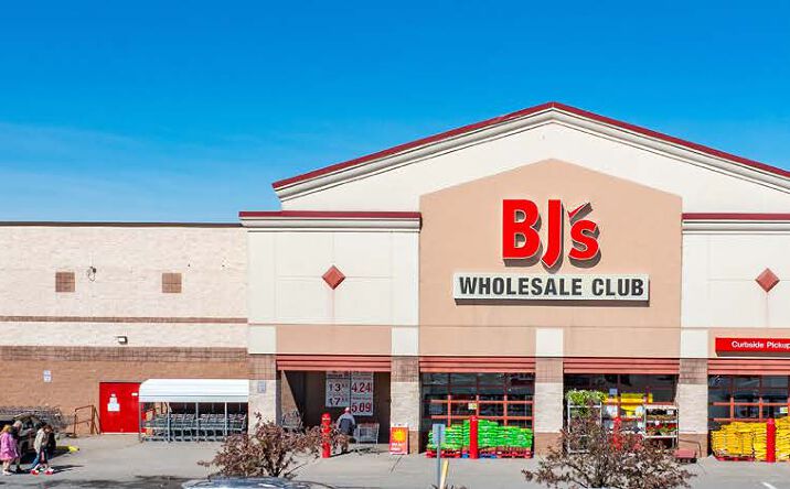 Pictures of Retail property located at 300 Bellwood Dr, Rochester, NY 14606 for sales - image #1