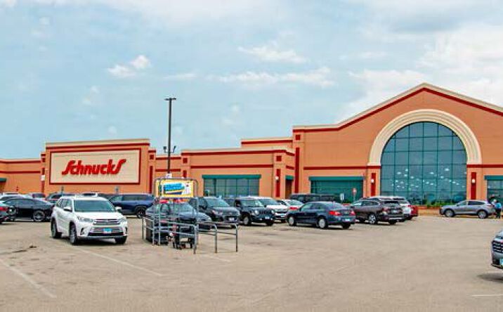 Pictures of Retail property located at 1750 Bradford Ln, Normal, IL 61761 for sales - image #1