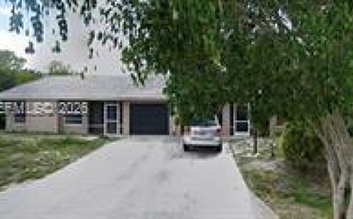 Pictures of Multifamily property located at 648/650 Creuset Ave S, Lehigh Acres, FL 33974 for sales - image #1