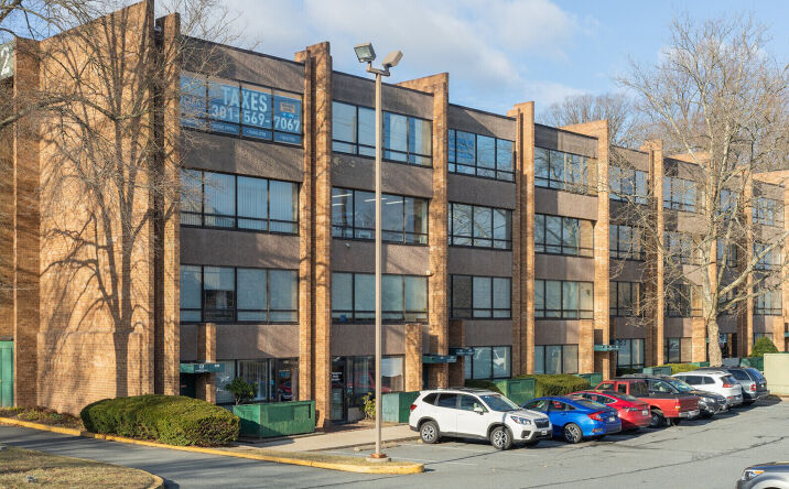 Pictures of Office property located at 2 Professional Drive, Gaithersburg, MD 20879 for sales - image #1