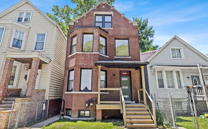 Pictures of Multifamily property located at 5310 S Wood Street, Chicago, IL 60609 for sales - image #1