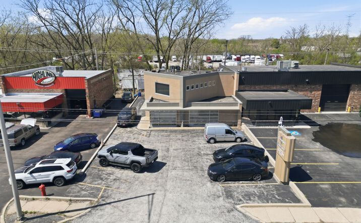 Pictures of Office property located at 11324 Southwest Highway, Palos Hills, IL 60465 for sales - image #1