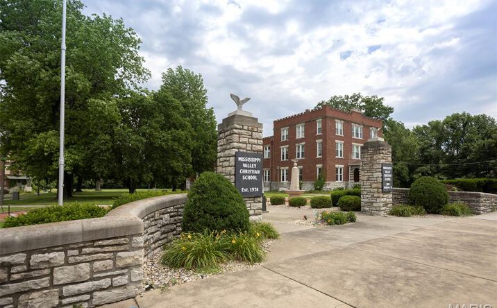 Pictures of Special Purpose property located at 2009 Seminary Street, Alton, IL 62002 for sales - image #1