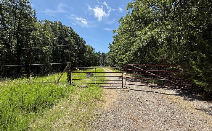 Pictures of Land property located at 31384 W Tucker Knob Road, Kinta, OK 74552 for sales - image #1
