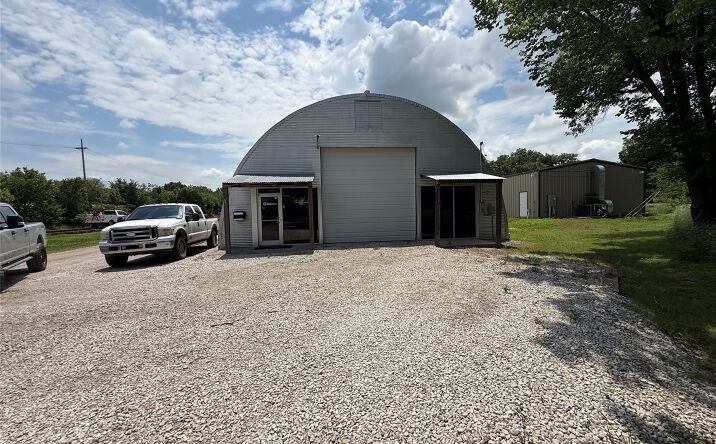 Pictures of Industrial, Mixed Use, Office property located at 421 N 2nd Street, Sapulpa, OK 74066 for sales - image #1
