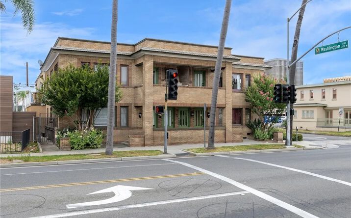 Pictures of Multifamily property located at 1301 N Broadway, Santa Ana, CA 92706 for sales - image #1
