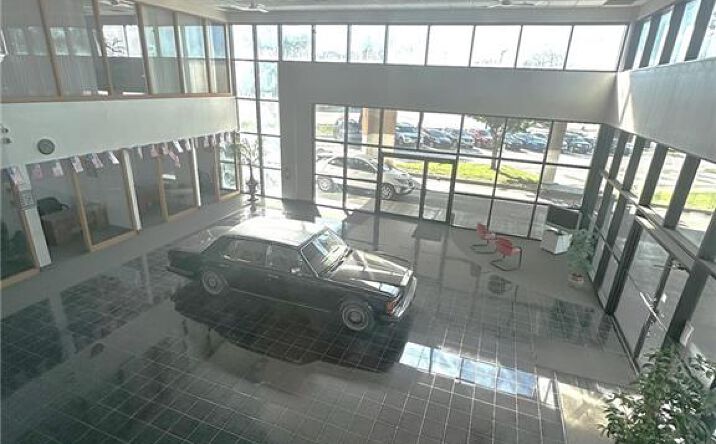 Pictures of Retail property located at 8819 E 350 Highway, Raytown, MO 64133 for sales - image #1