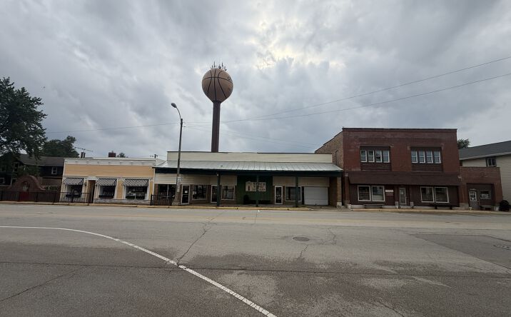 Pictures of Retail property located at 9937 Main Street, Hebron, IL 60034 for sales - image #1